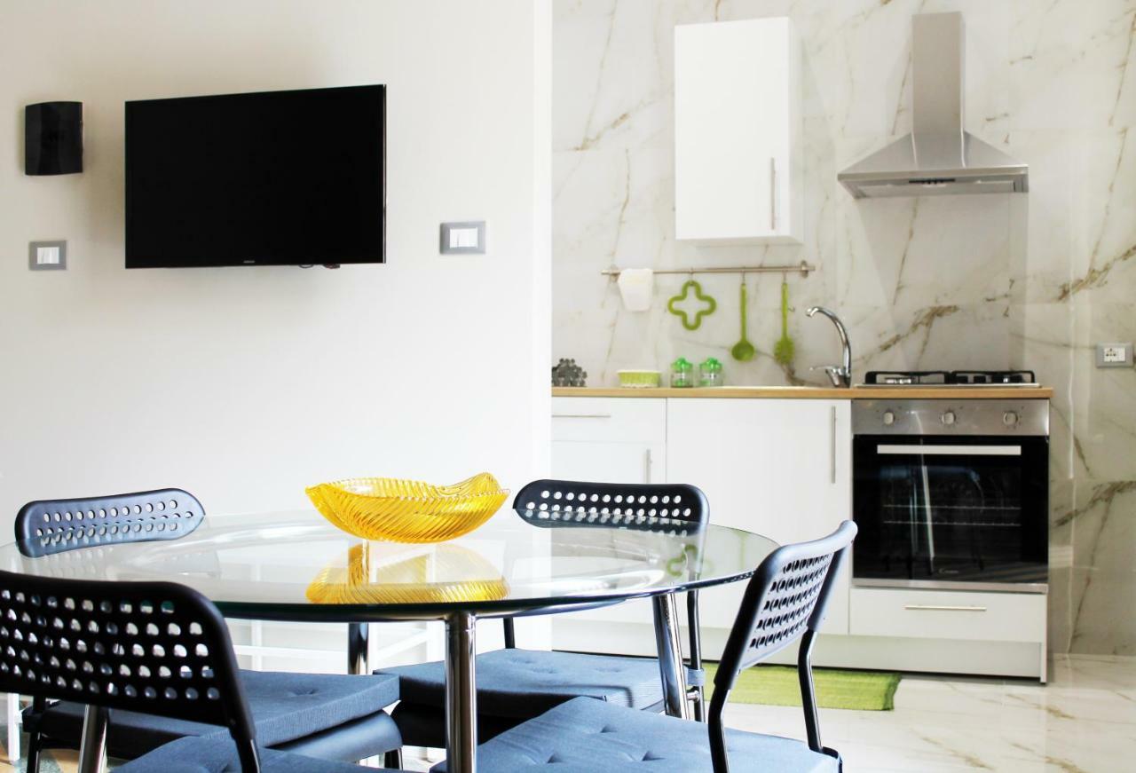 Casa Verdi, Confortevole Bilocale In Centro, 1° P Apartment Багерия Екстериор снимка